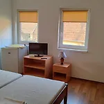 Baji József Ifjúsági és Gyermeküdülő Panzió Révfülöp
