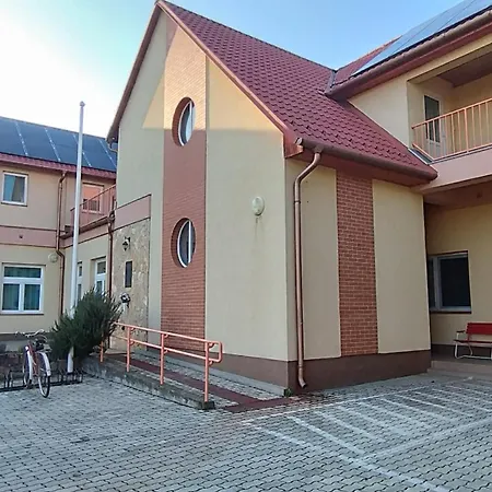 Baji Jozsef Ifjusagi Es Gyermekueduelo Frühstückspension *
